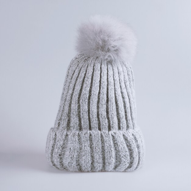 Cappello grigio invernale