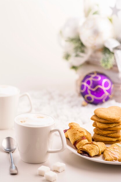 cappuccino con biscotti in chiave leggera