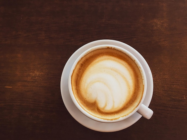 Cappuccino in un ristorante durante una pausa caffè