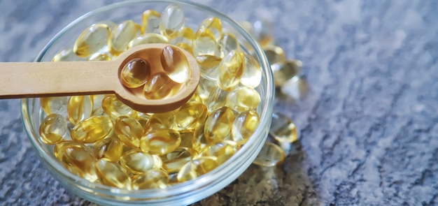 Capsule di vitamina E. messa a fuoco selettiva.natura medica sanitaria