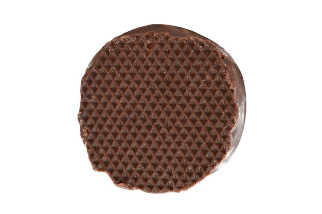 Caramella di wafer al cioccolato isolata su sfondo bianco