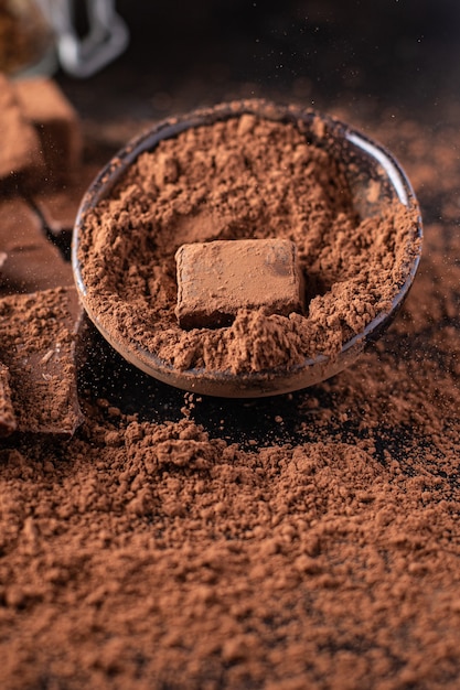 Caramelle al tartufo al cioccolato in polvere di cacao burro al cioccolato naturale dessert dolci snack pasto