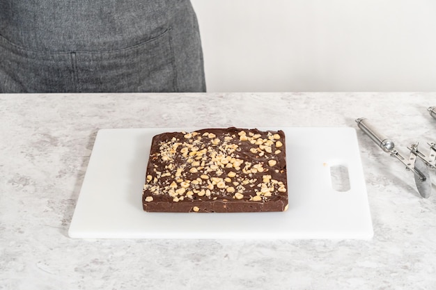 Caramelle di nocciole al cioccolato