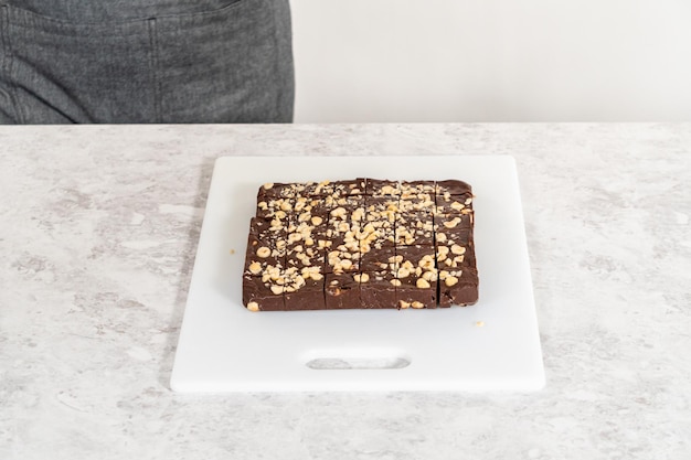 Caramelle di nocciole al cioccolato