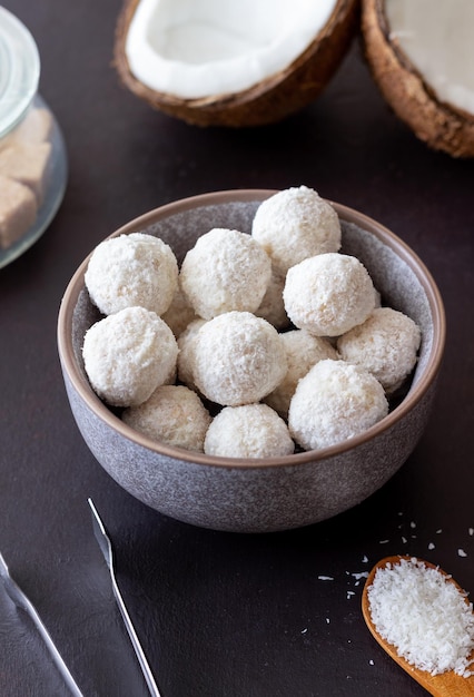 Caramelle o biscotti al cocco Dessert Cocco Cibo vegetariano