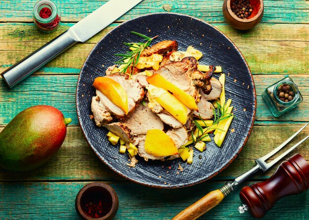 Carne al forno con mango