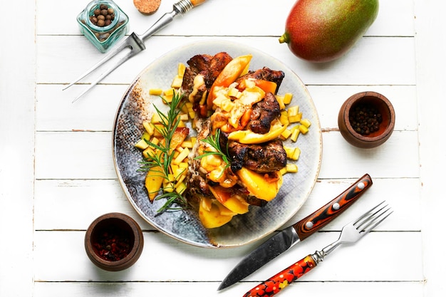 Carne al forno con mango