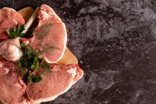 Carne cruda, bistecca di manzo in vista dall&#39;alto