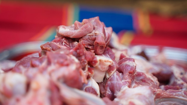 Carne di capra fresca cruda o pezzi di montone o agnello Preparazione per curry di montone indiano