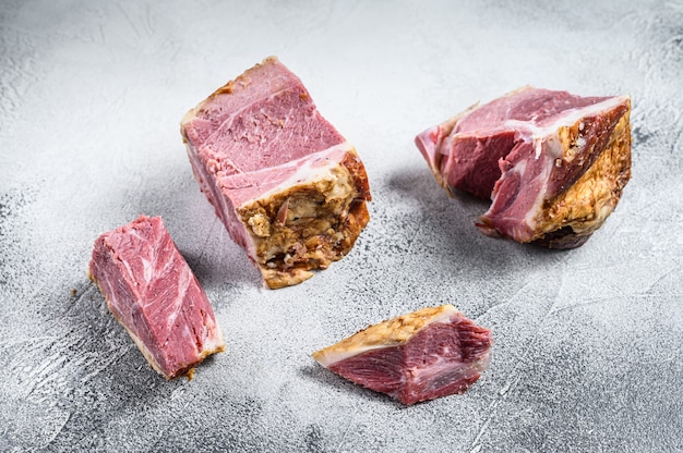 Carne di collo di maiale affumicata