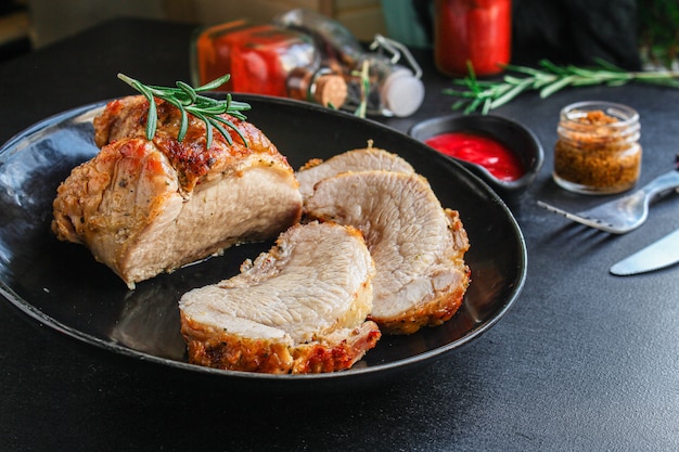 carne di maiale fritta in rete per arrosti