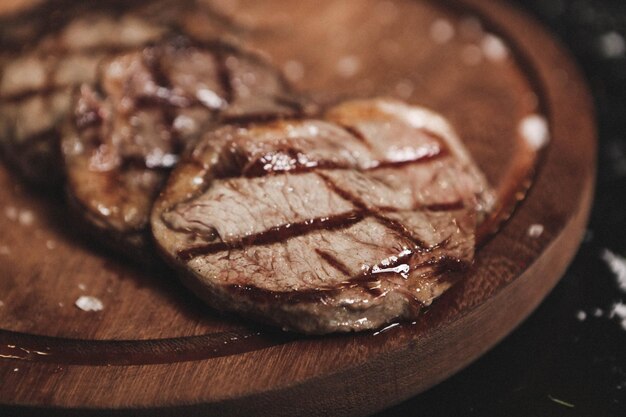 carne di manzo appena grigliata