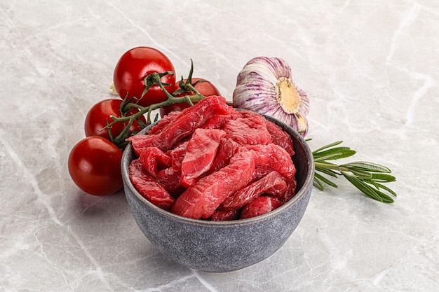 Carne di manzo cruda per cucinare