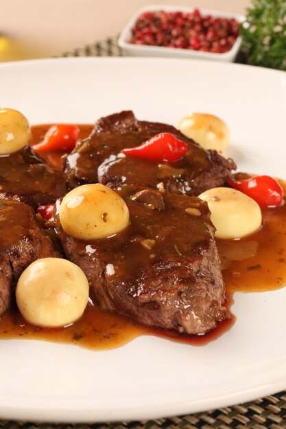 Carne / Manzo con champignon.