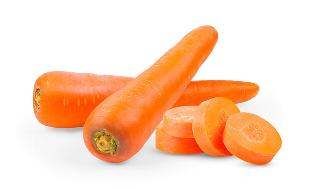 Carota fresca su un bianco