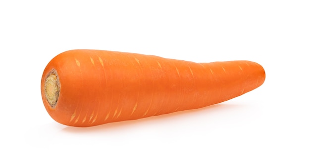 Carota isolata su bianco