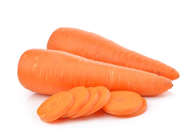 Carota su spazio bianco