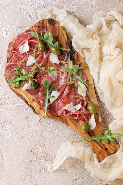 Carpaccio di manzo con capperi