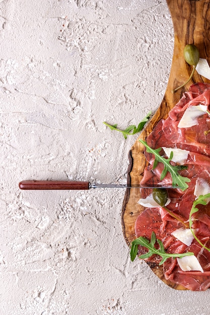 Carpaccio di manzo con capperi