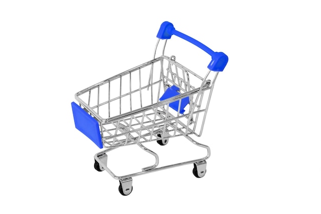 Carrello del supermercato isolato su bianco Shopping e vendita concept