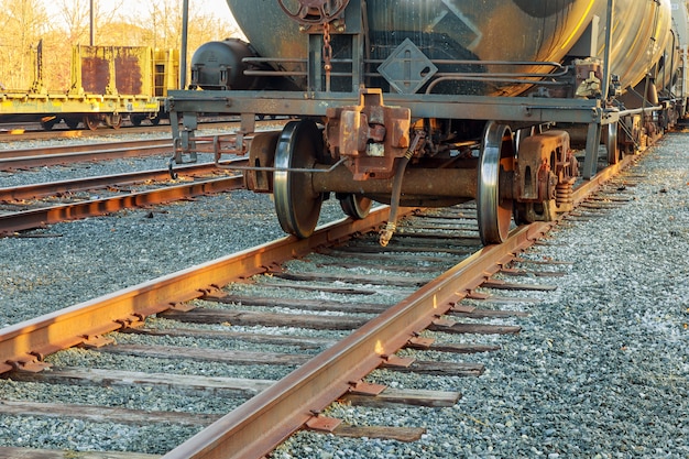 Carri merci nella stazione ferroviaria