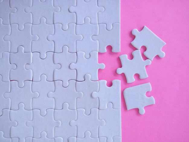 Carta bianca con sfondo rosa
