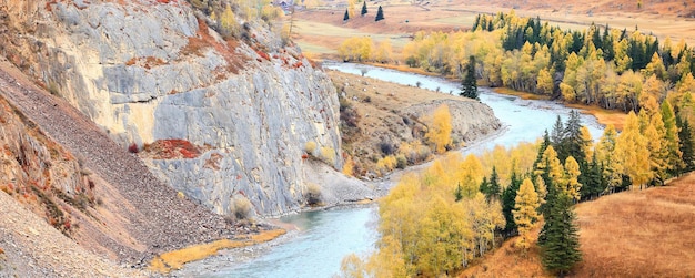 carta da parati paesaggio autunnale montagna altai, viaggio romantico in libertà