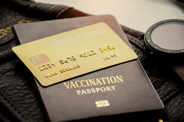 Carta di credito e passaporto delle vaccinazioni per viaggi internazionali international