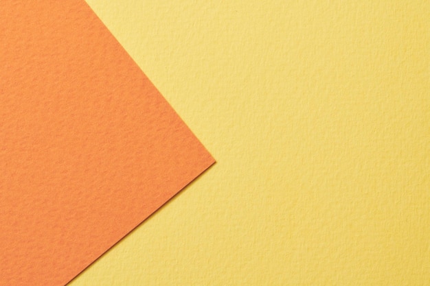 Carta kraft ruvida sfondo texture carta colori giallo arancio Mockup con spazio per la copia del testo