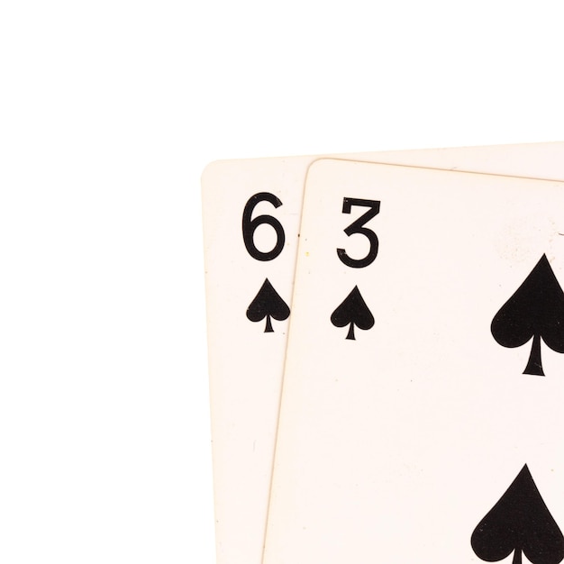 carte da gioco 9 baccarat 6 3 punti di picca isolati su sfondo bianco