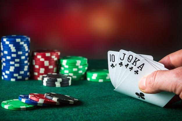 Carte da poker con combinazione scala reale