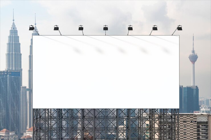 Cartellone pubblicitario stradale bianco vuoto con sfondo paesaggio urbano KL durante il giorno Poster pubblicitario stradale mock up rendering 3D Vista frontale Il concetto di comunicazione di marketing per promuovere o vendere idee