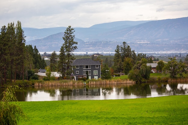 Casa di campagna sul lago a Kelowna, BC, Canada