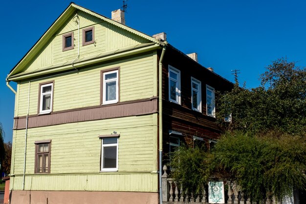 Casa in legno del XIX-XX secolo nel settore privato della città