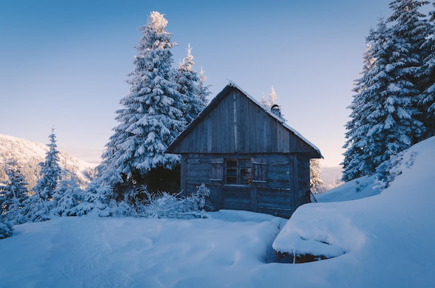 Casa in legno in montagna