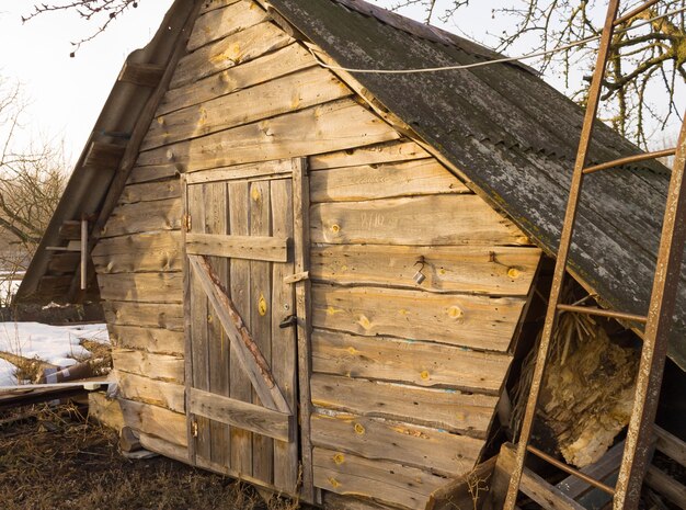 Casa in legno ricoperta di ardesia Costruzione in legno Casa estiva