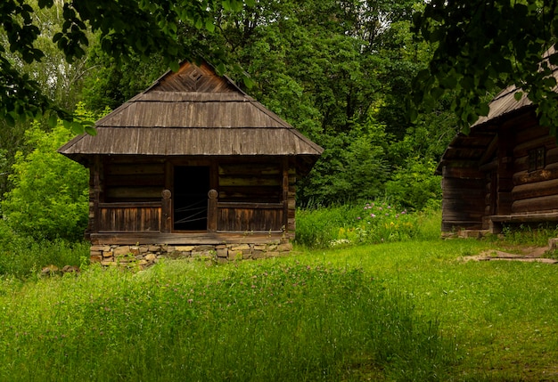 Casa nel villaggio. casa cosacca. Cultura ucraina