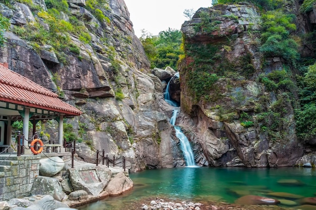 Cascata a beijiushui qingdao cina