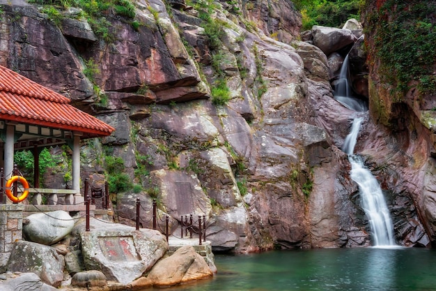 Cascata a beijiushui qingdao cina