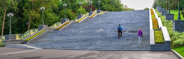 Cascata a Kharkiv, Ucraina in una giornata di sole