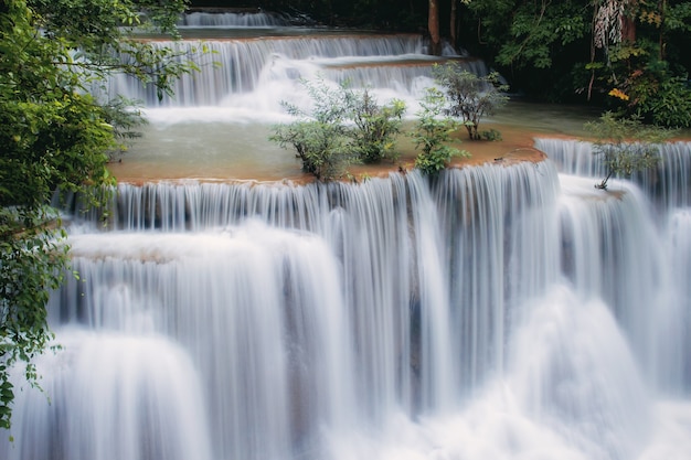 Cascata con la bella