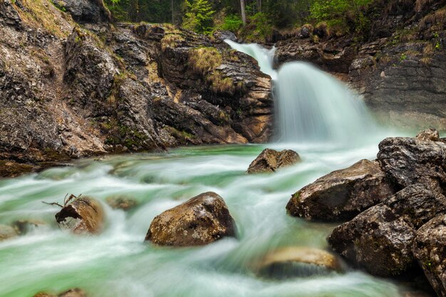 Cascata di Kuhfluchtwasserfall Farchant GarmischPartenkirchen