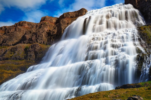 Cascata Dynjandi sulla penisola di Westfjords in Islanda