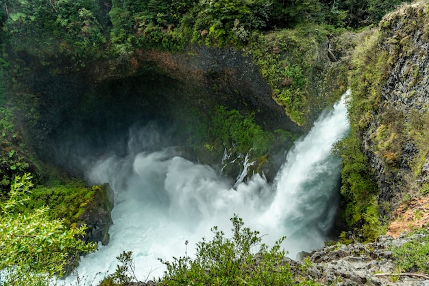 Cascata Huilo Huilo Pangulipulli Valdivia Provincia Los Lagos Cile Patagonia