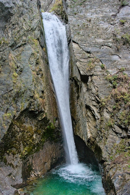 Cascata nelle Alpi italiane