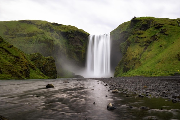 Cascata Skogafoss nel sud dell'Islanda