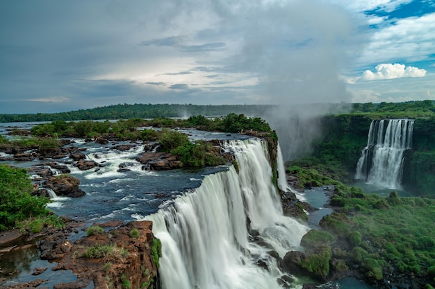 Cascate di Iguazu al confine tra Brasile e Argentina in Sud America