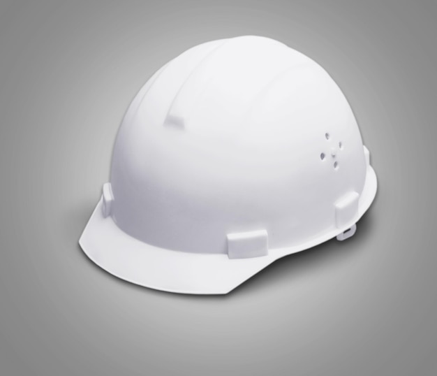 Casco bianco su sfondo grigio da vicino