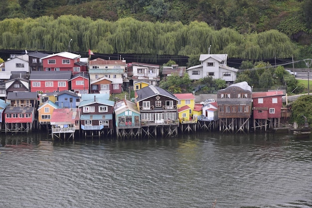 Case su palafitte palafitos nell'isola di Castro Chiloe Patagonia Cile