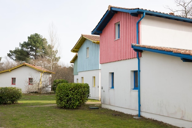 Casetta sulla spiaggia colorata in Francia